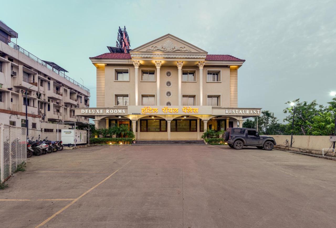Hotel Royal Palace Karad Экстерьер фото