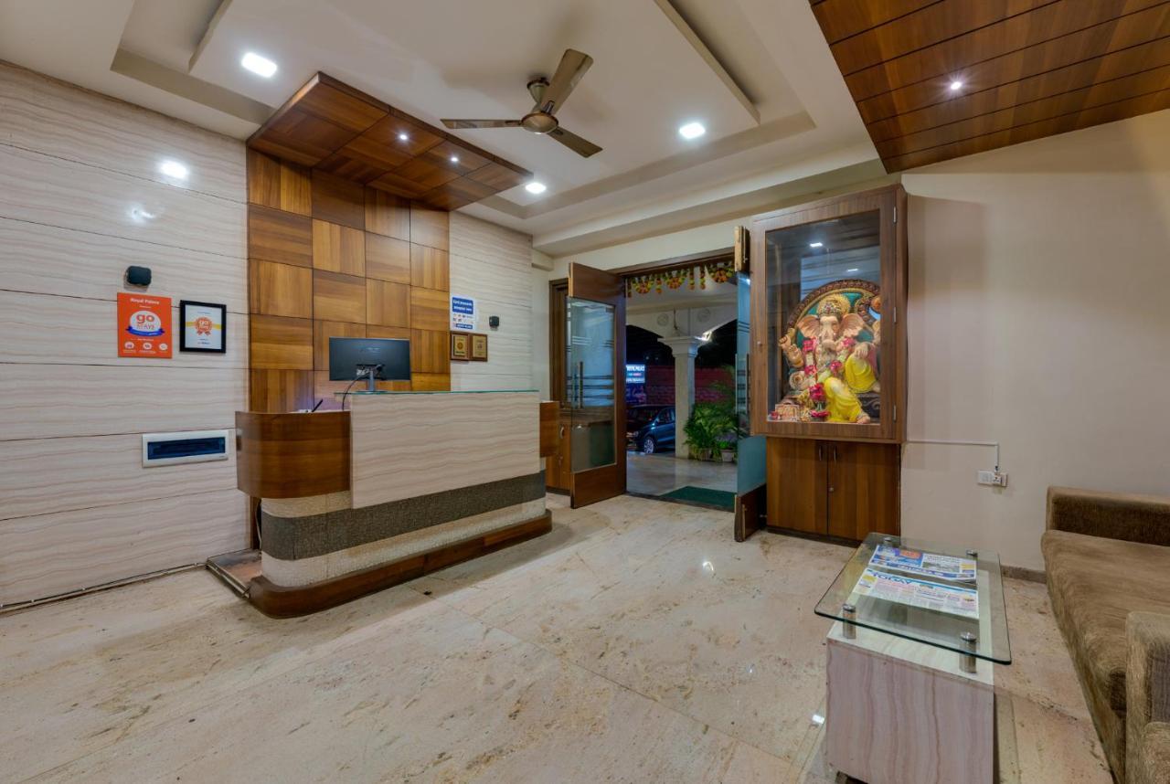 Hotel Royal Palace Karad Экстерьер фото