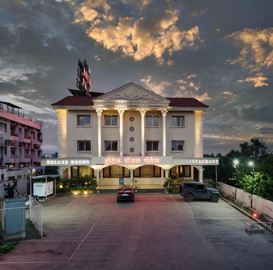 Hotel Royal Palace Karad Экстерьер фото